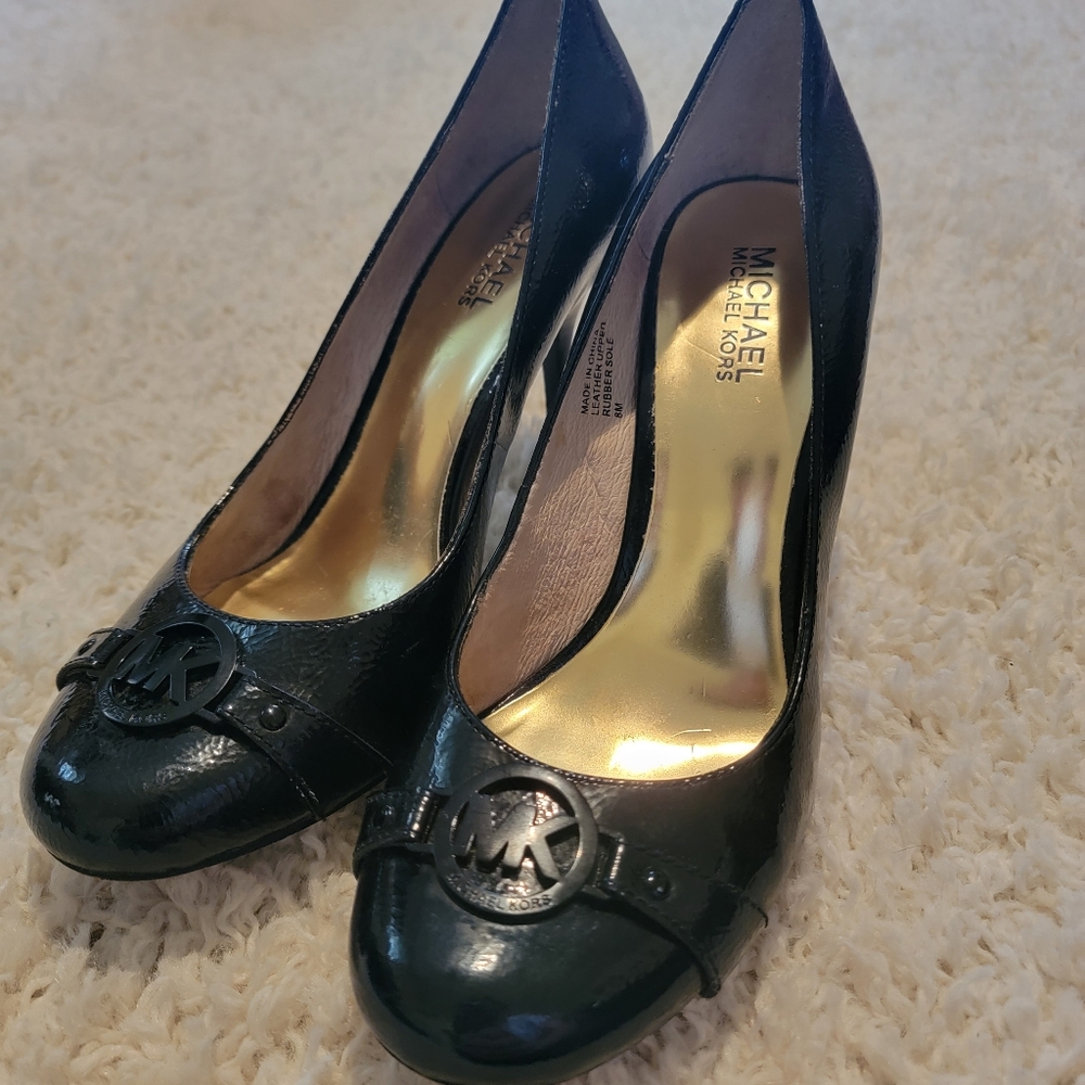 Michael Kors MK Black Leather Pumps With MK Logo Heels